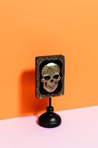 Kaboompics - Skull Picture Frame Halloween Prop on Stand
