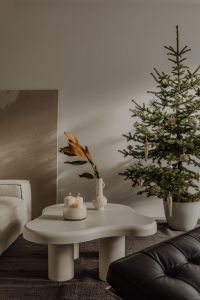 Kaboompics - Minimal Living Room with Christmas Tree and Candle Decor