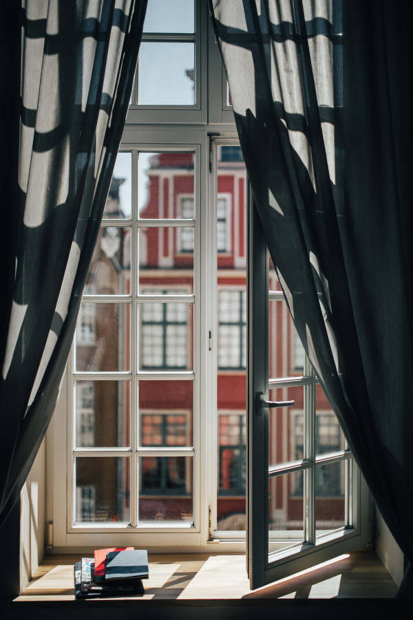 View out window – Free Stock Photo Set – Kaboompics