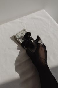 Money Aesthetic Wallpaper Collection: Manifestation Affirmations - Financial Independence