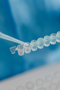 Kaboompics - Laboratory Microtube Strip With Pipette and Blue Copy Space