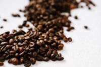 Kaboompics - Soft-Focus Coffee Beans on White for Editorial Food Backdrops