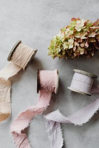 Kaboompics - Linen Ribbon with fringed edges - handmade - hydragea