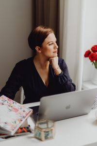 Kaboompics - Happy casual beautiful woman working on a laptop