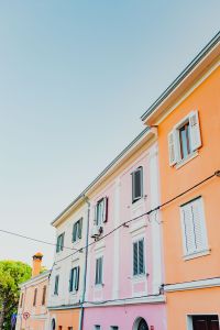 Kaboompics - Colourful tenement houses in Izola, Slovenia