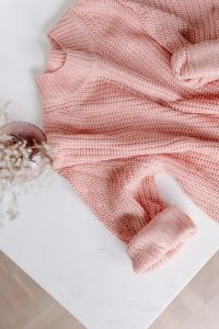 Kaboompics - Flat lay collage - women's modern casual outfit, pink sweater, jeans, sunglasses