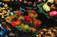 Kaboompics - Rambutan and Mangosteen at Barcelona's La Boqueria