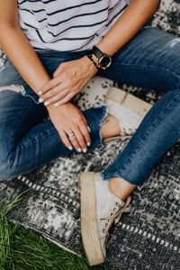 Kaboompics - Close up fashion details - stylish young woman