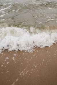 Kaboompics - Close-Up of a Breaking Wave at the Shoreline