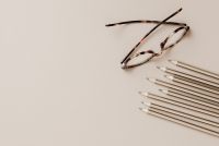 Kaboompics - Copy space - pencils - glasses - flat lay