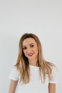 Kaboompics - Portrait of Beautiful Young Woman