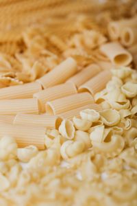 Kaboompics - Rigatoni, Conchiglie, Farfalle and Creste di Gallo, Vertical Pasta Texture