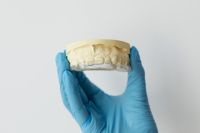 Kaboompics - Front View of Transparent Night Guard on Upper Jaw Cast