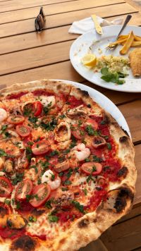 Kaboompics - Seafood Pizza Lunch On A Sunny Outdoor Terrace