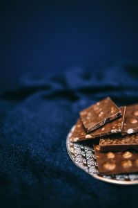 Kaboompics - Close up a nut chocolate bar