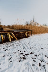Kaboompics - Old pier on the frozen lake