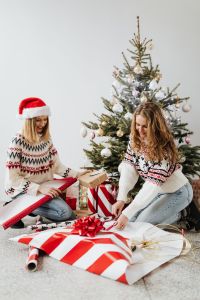 Kaboompics - Gift Wrapping