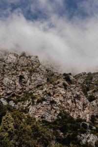 Kaboompics - Mountain Summit Disappearing into Low Amalfi Coast Clouds
