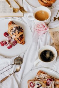 Kaboompics - Croissant - Cinnamon Roll - Home Decor - Coffee