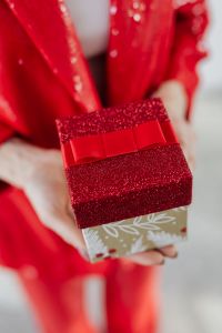 Kaboompics - Girlboss With a Gift